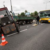Zderzenie autobusu z traktorem 2013-05-23