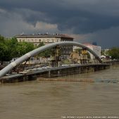 Budowa kładki dla pieszych przez Wisłę - 2010-05-21