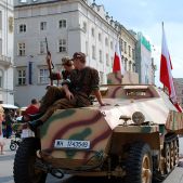 Powstańcy na Sd.Kfz.251
