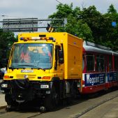 Mercedes Unimog V2R-600-RESCUE + Duewag GT8S #3055