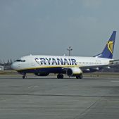 Boeing 737-8AS EI-EST