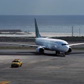 Boeing 737-8BK #EI-EOJ