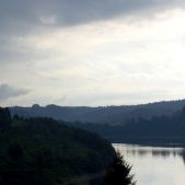 Pochmurny wschód Słońca nad Soliną