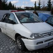 Peugeot 806