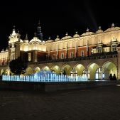 Sukiennice nocą