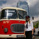 Izabela przy swojej maszynie