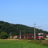 EN57-696