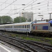 5 370-008
